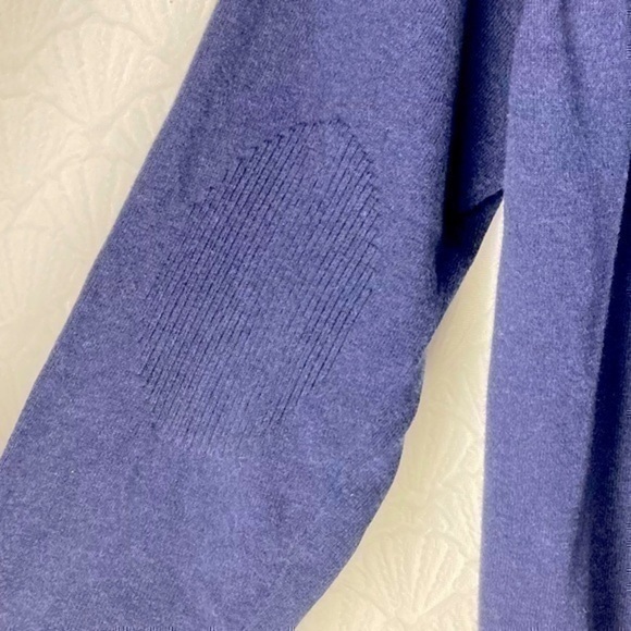 Rocawear Vintage Navy Blue V-Neck Sweater (size XL) - Picture 6 of 8